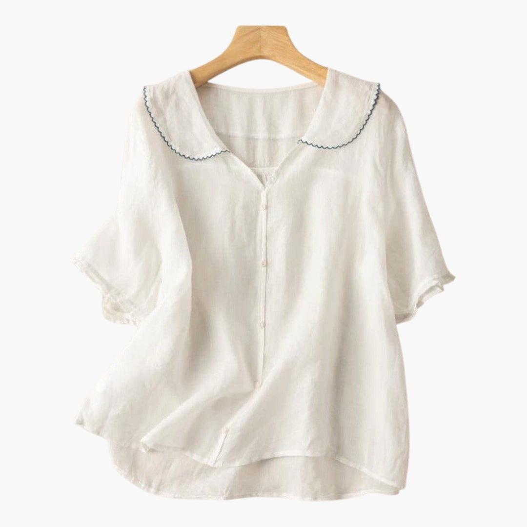 Blusa Feminina com Fecho de Botões e Gola Ondulada