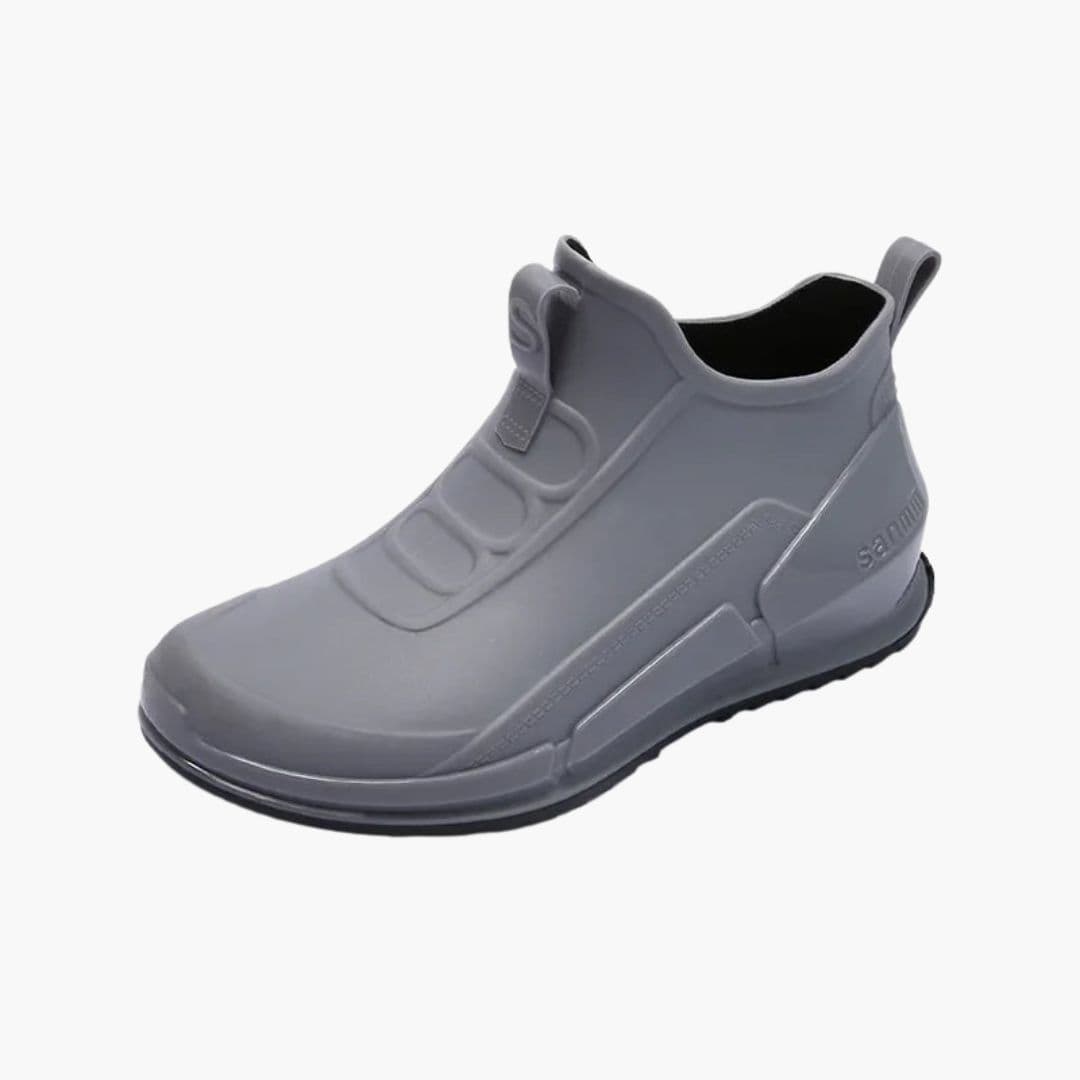 Women's slip-on boots with contoured sole