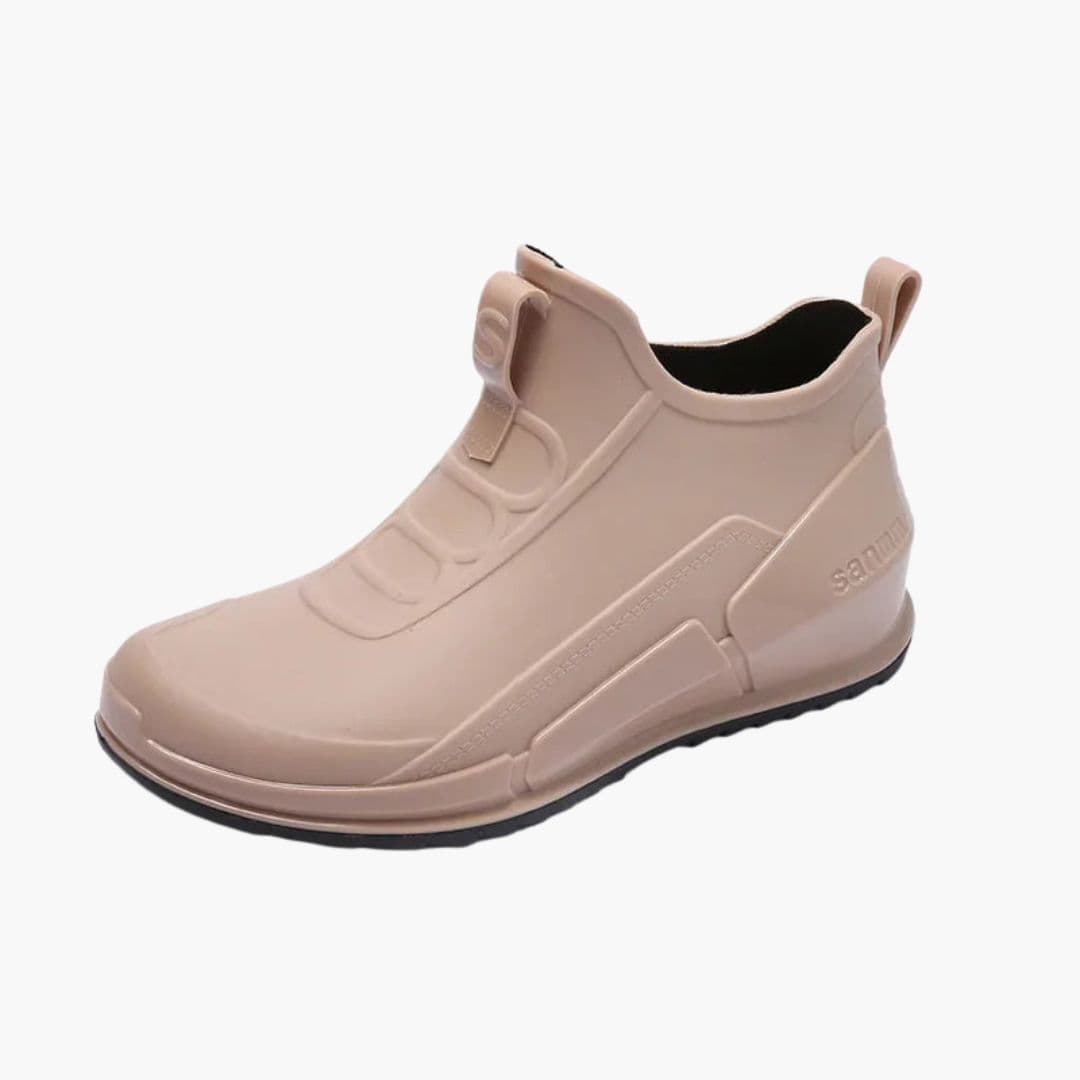 Women's slip-on boots with contoured sole