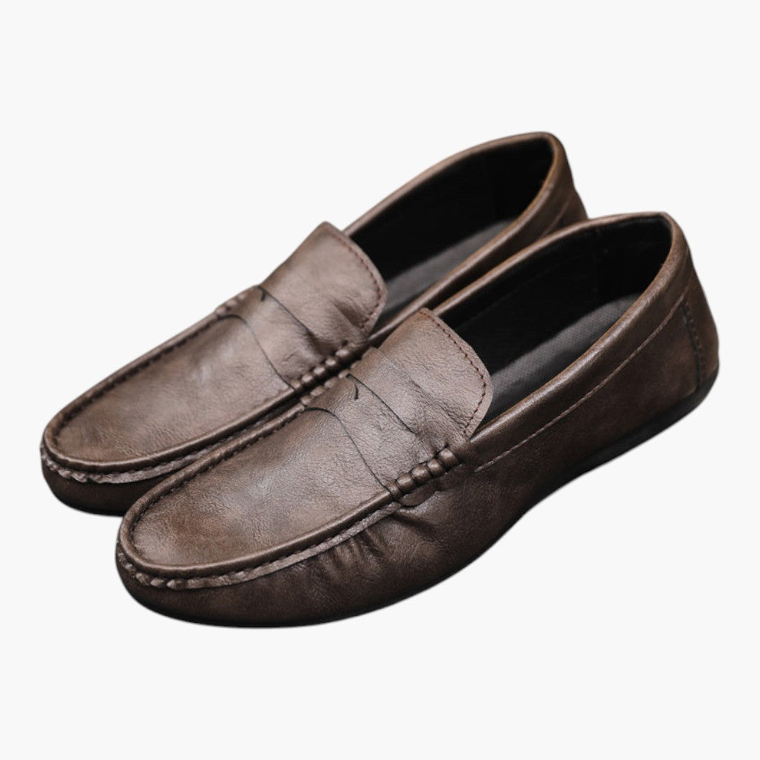 Sapatos Homem Slip On com Sola de Borracha e Biqueira Redonda