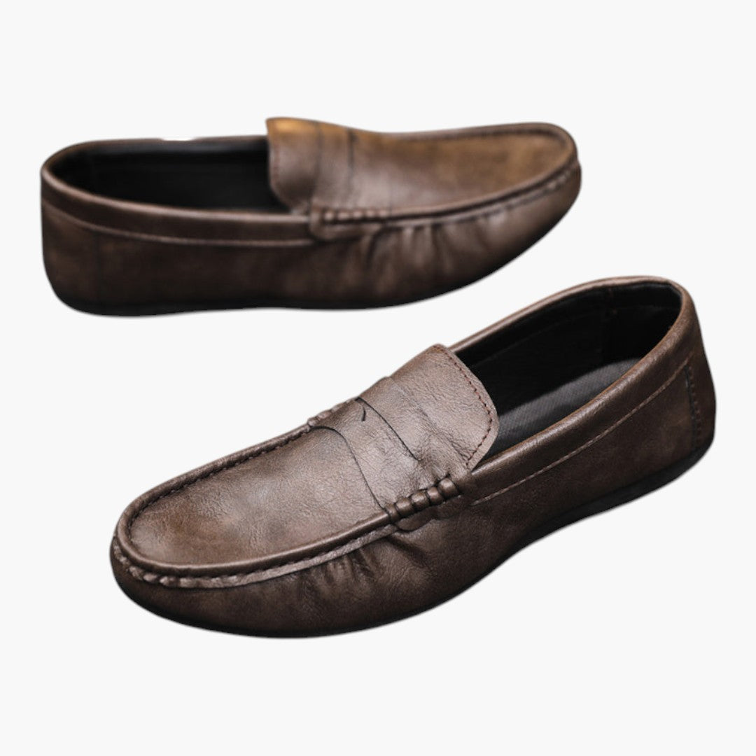 Sapatos Homem Slip On com Sola de Borracha e Biqueira Redonda