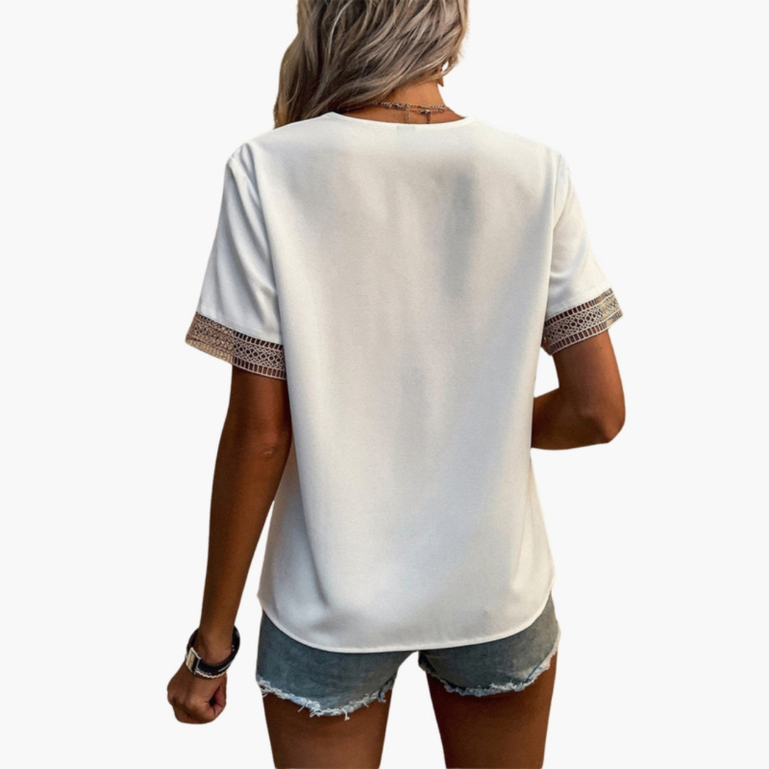 Camisa de Senhora com Decote em V e Acabamento em Renda