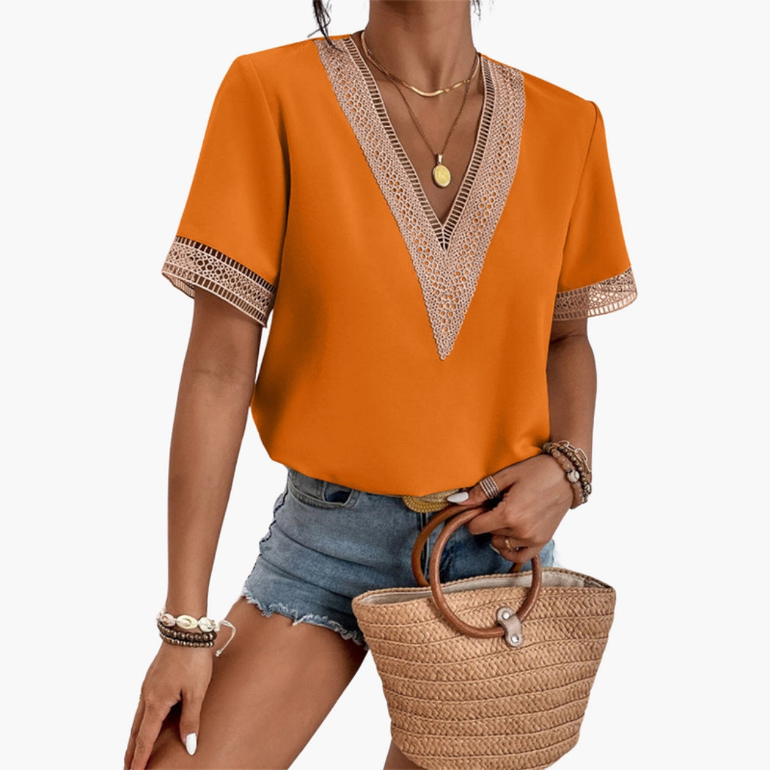 Camisa de Senhora com Decote em V e Acabamento em Renda