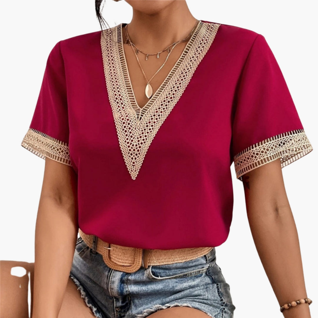 Camisa de Senhora com Decote em V e Acabamento em Renda