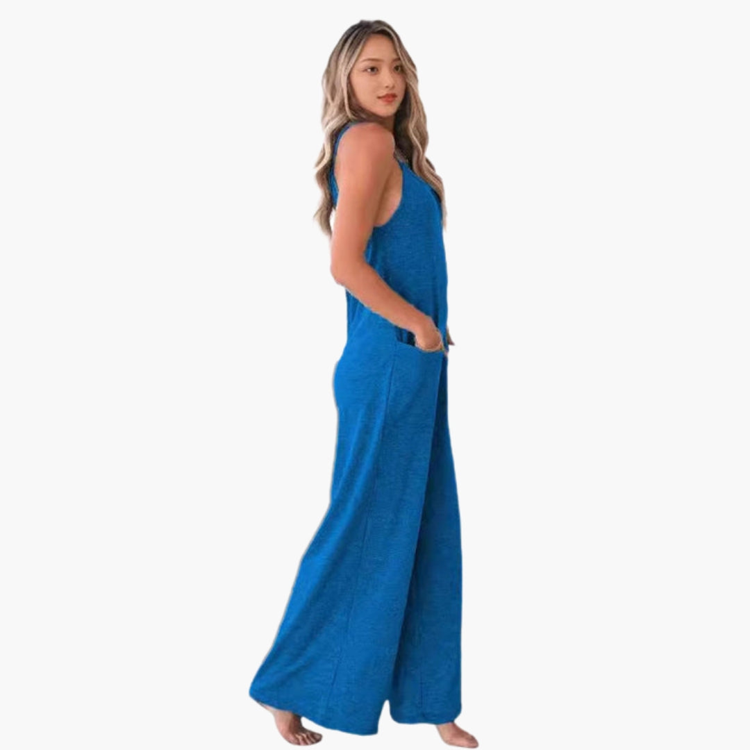Tuta donna con sottili spalline e tasche