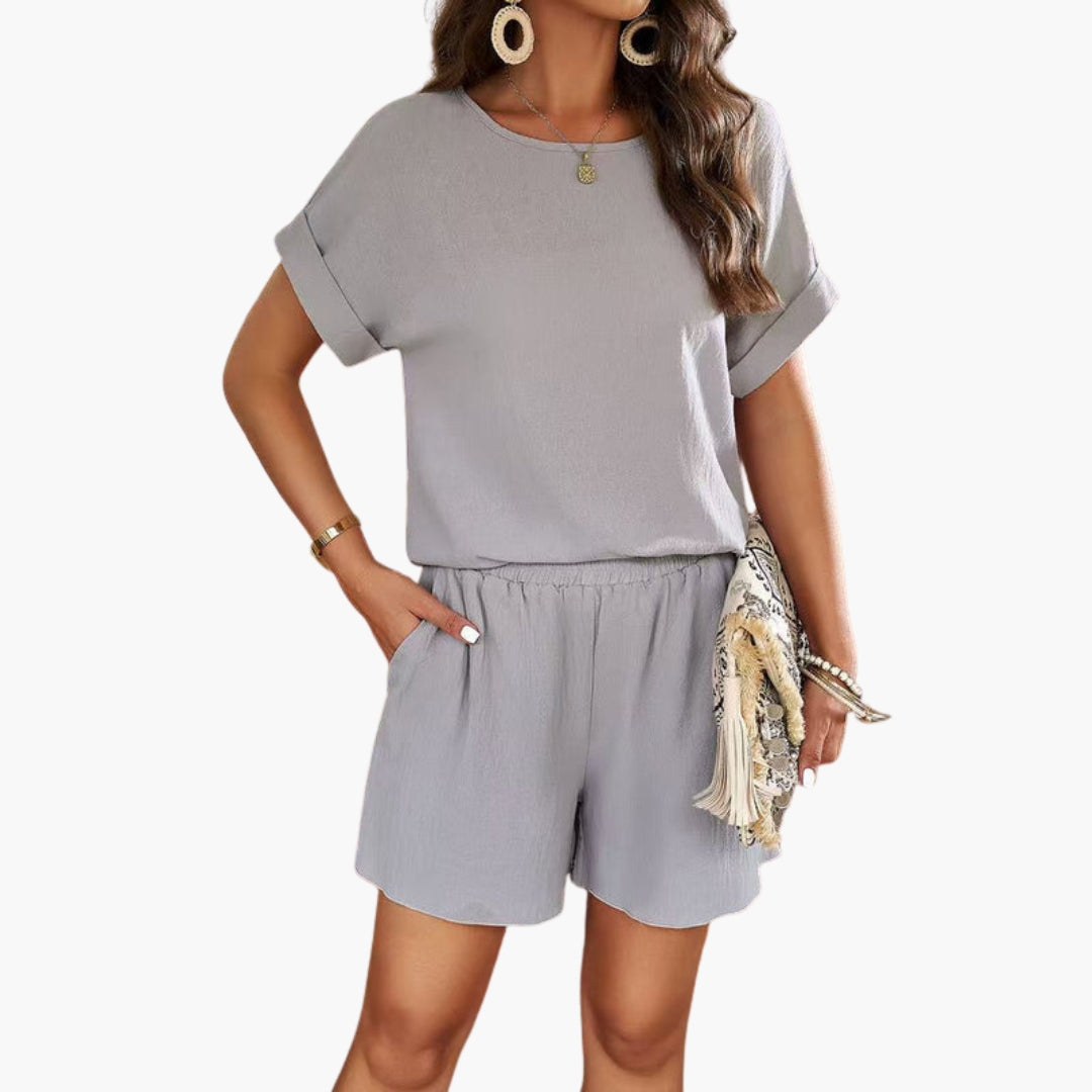 Women's jumpsuit with short sleeves and pockets