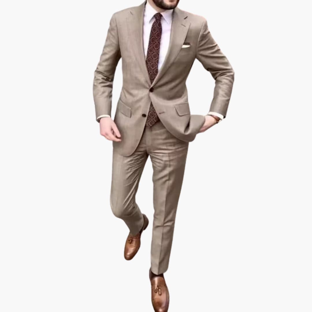 Costume homme deux pièces avec revers classiques et pantalon slim
