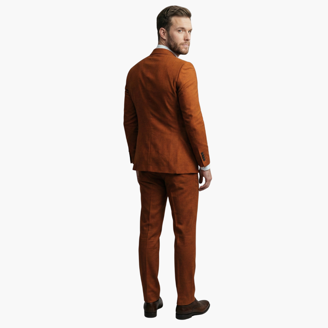 Costume homme deux pièces avec veste croisée et six boutons