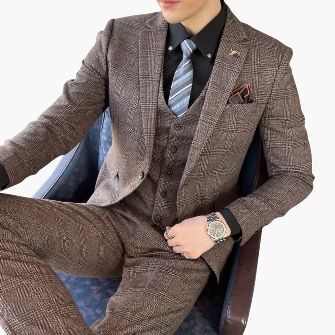 Costume homme trois pièces avec veste et gilet