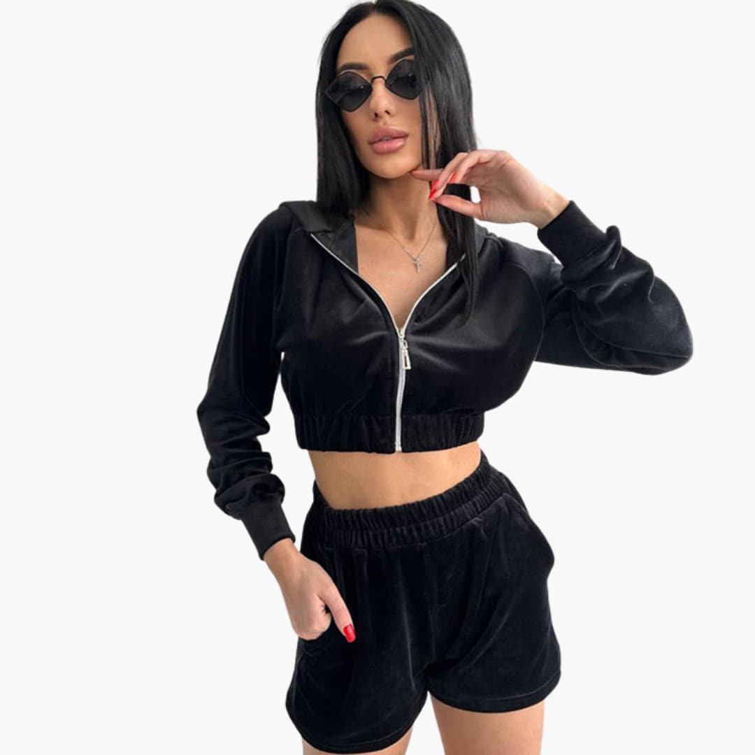 Women's sports set with front zip closure and elastic waistband