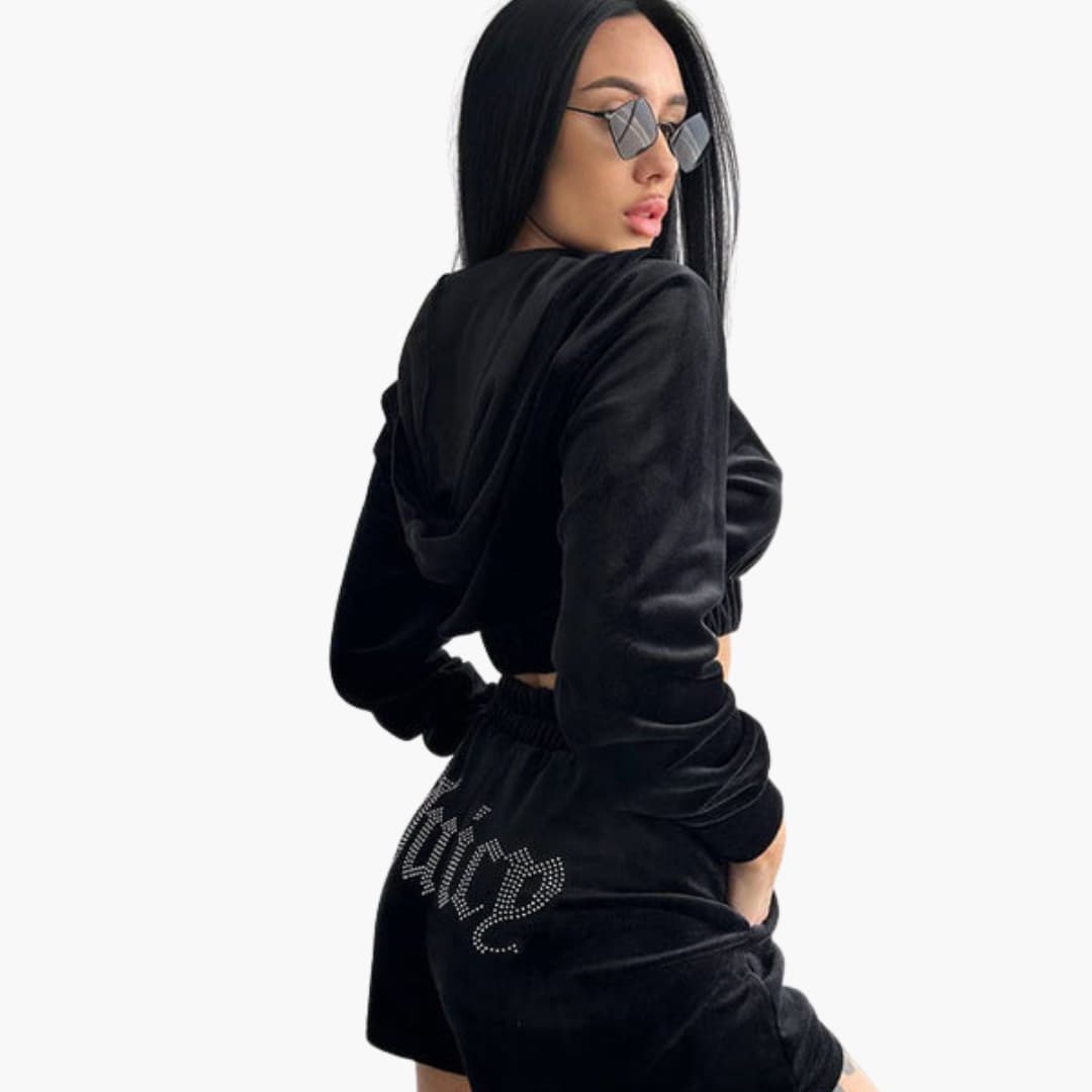 Women's sports set with front zip closure and elastic waistband