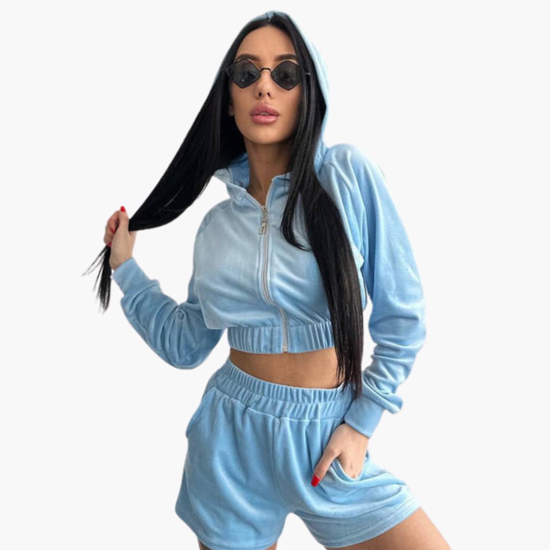 Women's sports set with front zip closure and elastic waistband
