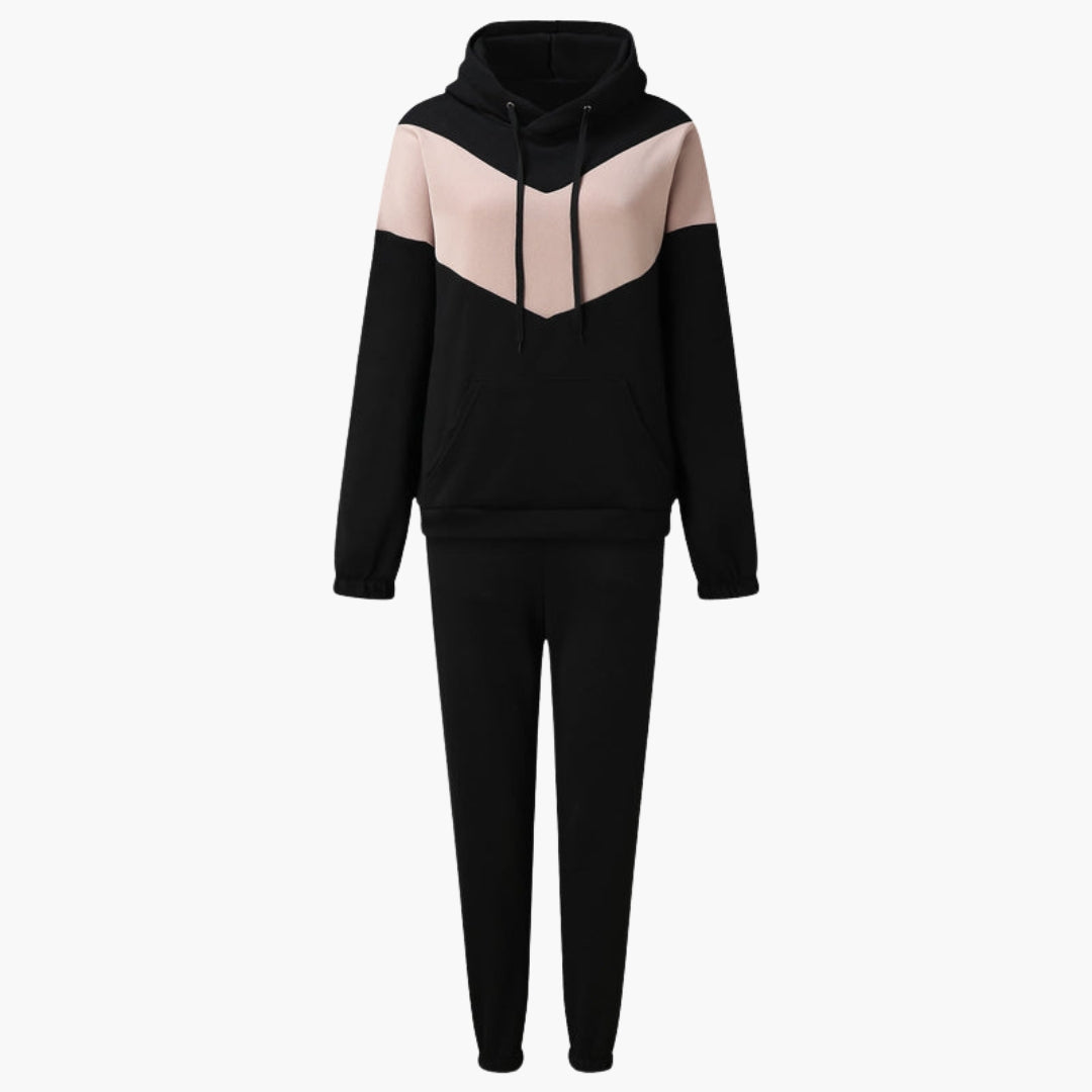Women's tracksuit set with kangaroo pocket