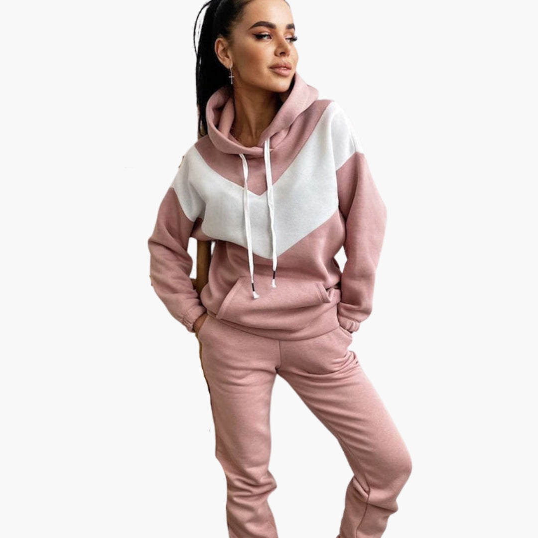 Women's tracksuit set with kangaroo pocket