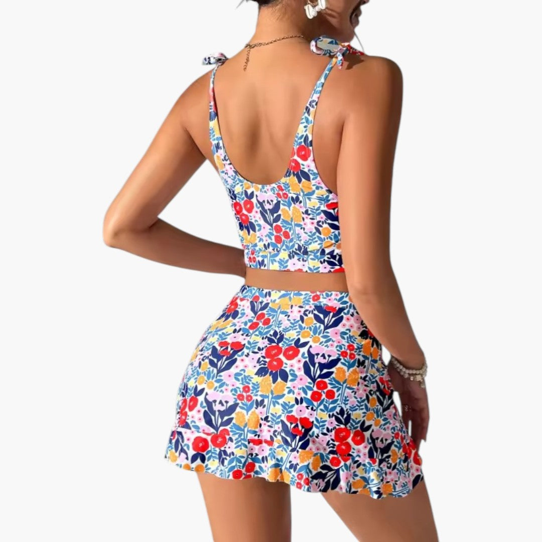 Two-piece set for women with cropped top and skirt