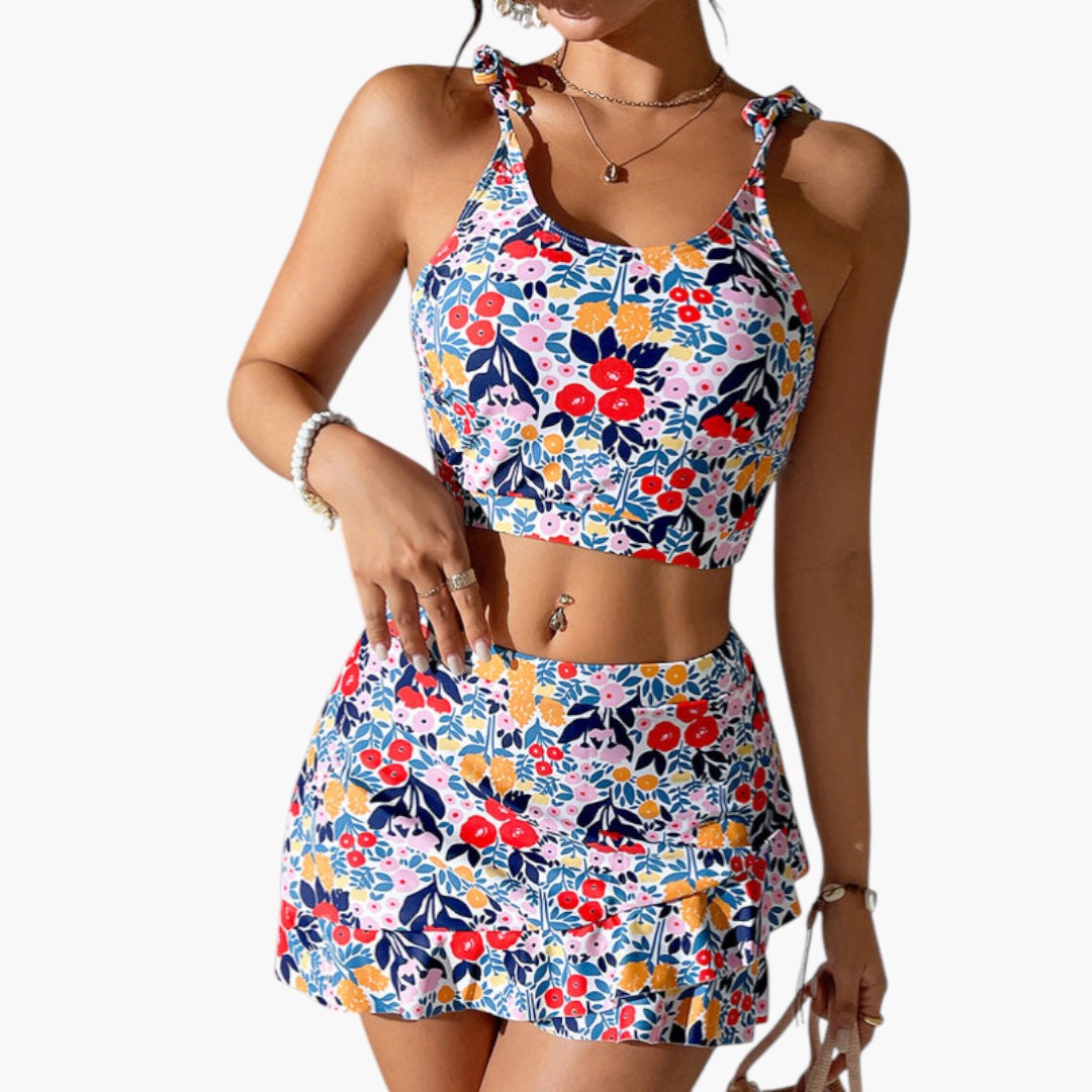 Two-piece set for women with cropped top and skirt