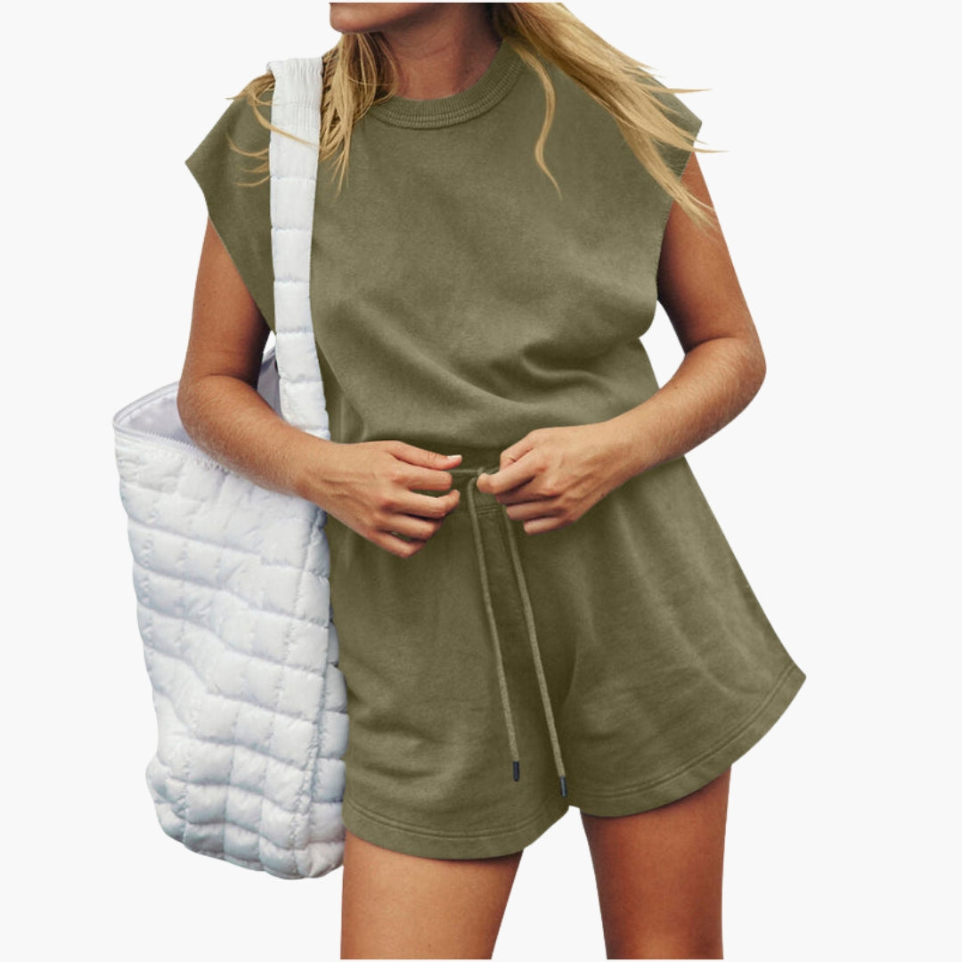 Conjunto feminino de manga curta com calção de cordão