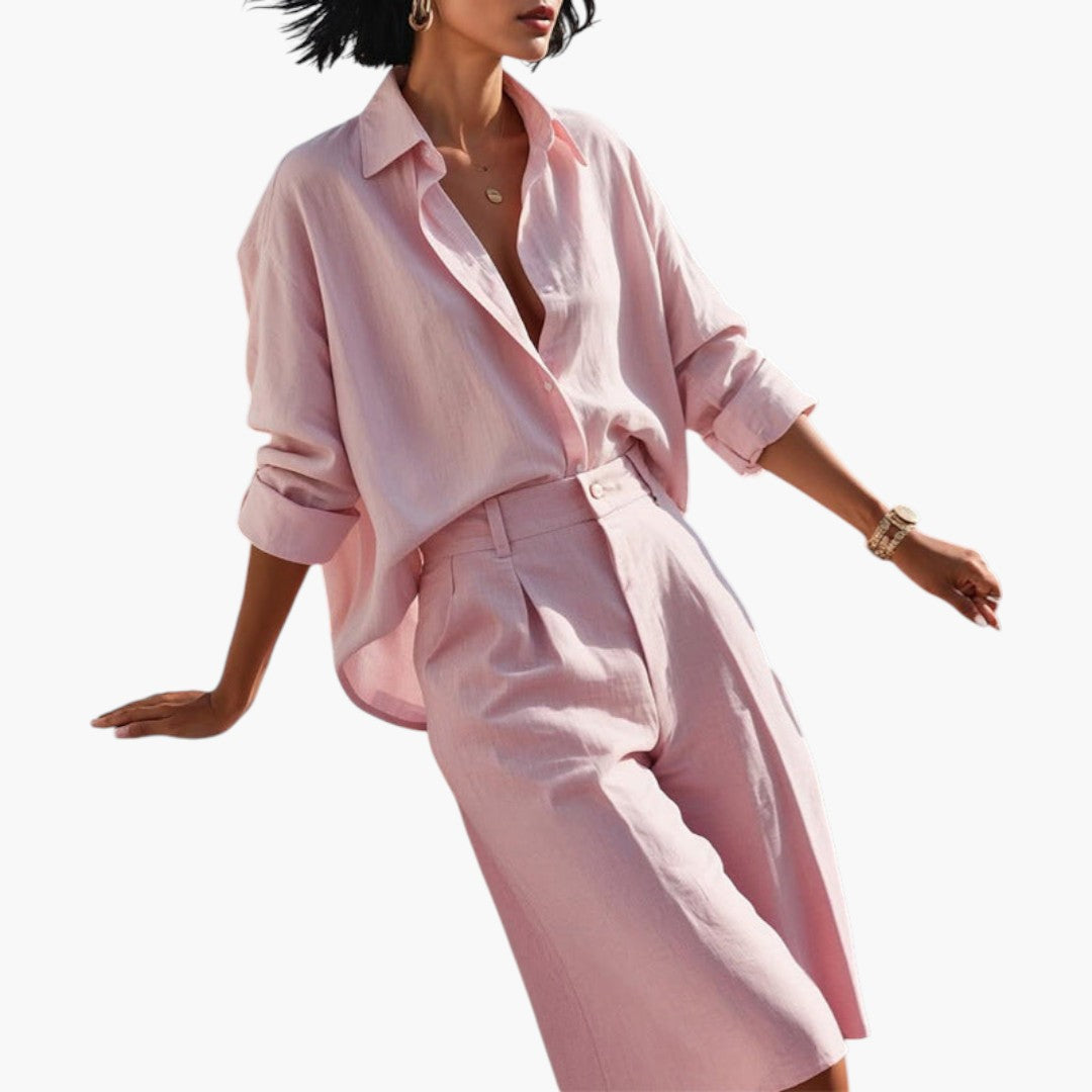 Damenensemble mit Knopfleiste-Bluse und weitem Hose