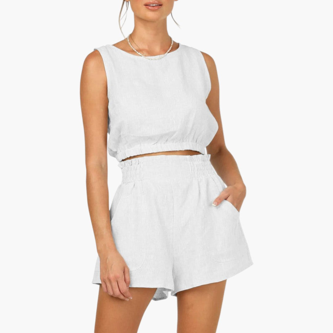 Completo donna con camicetta in lino e pantaloncini a vita alta