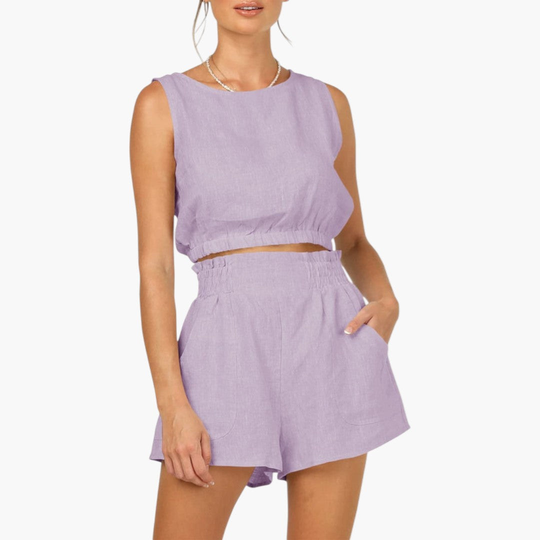 Completo donna con camicetta in lino e pantaloncini a vita alta