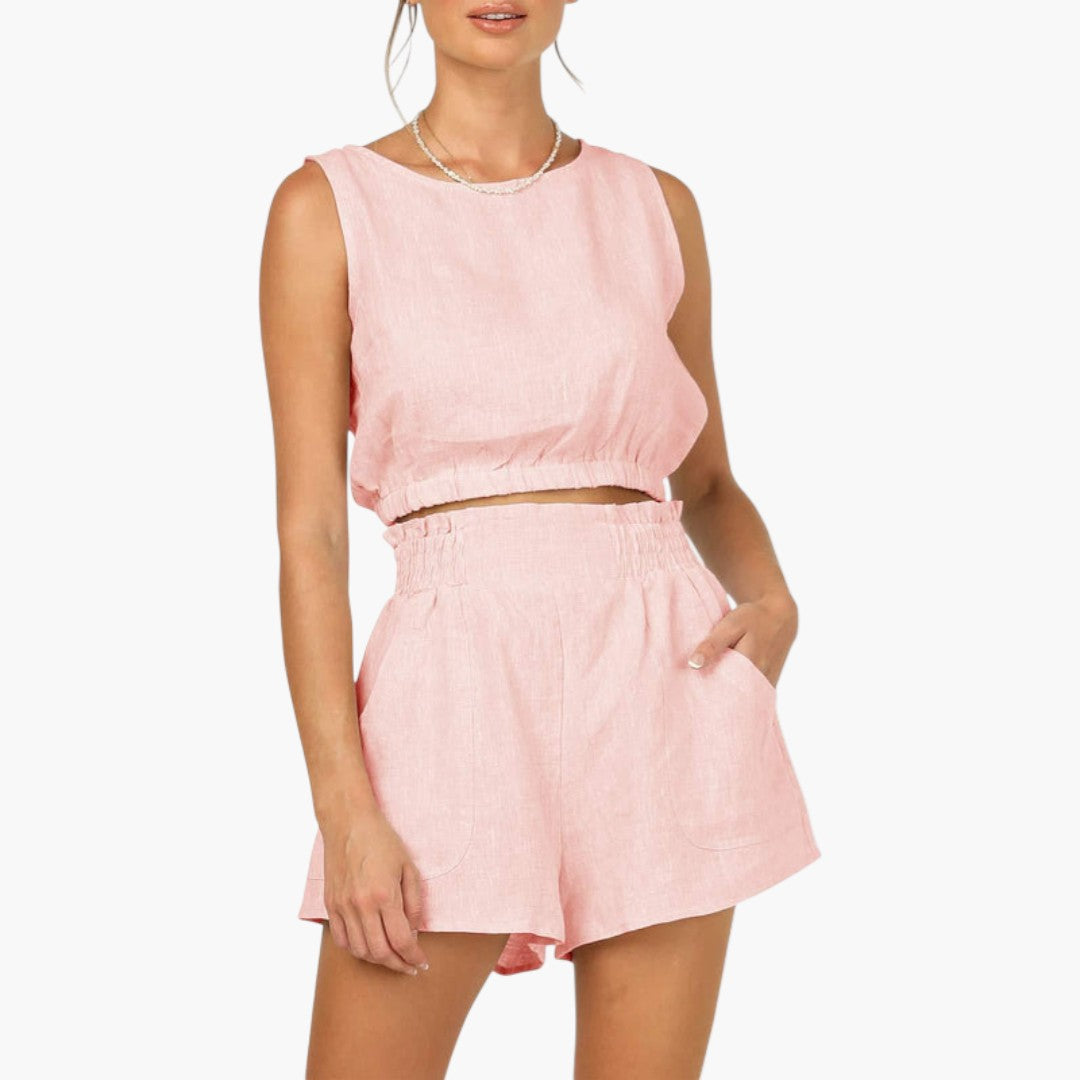 Completo donna con camicetta in lino e pantaloncini a vita alta