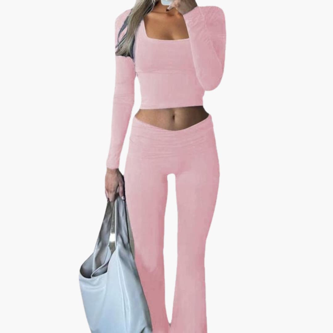 Women's sportswear set with square neckline and wide-leg pants