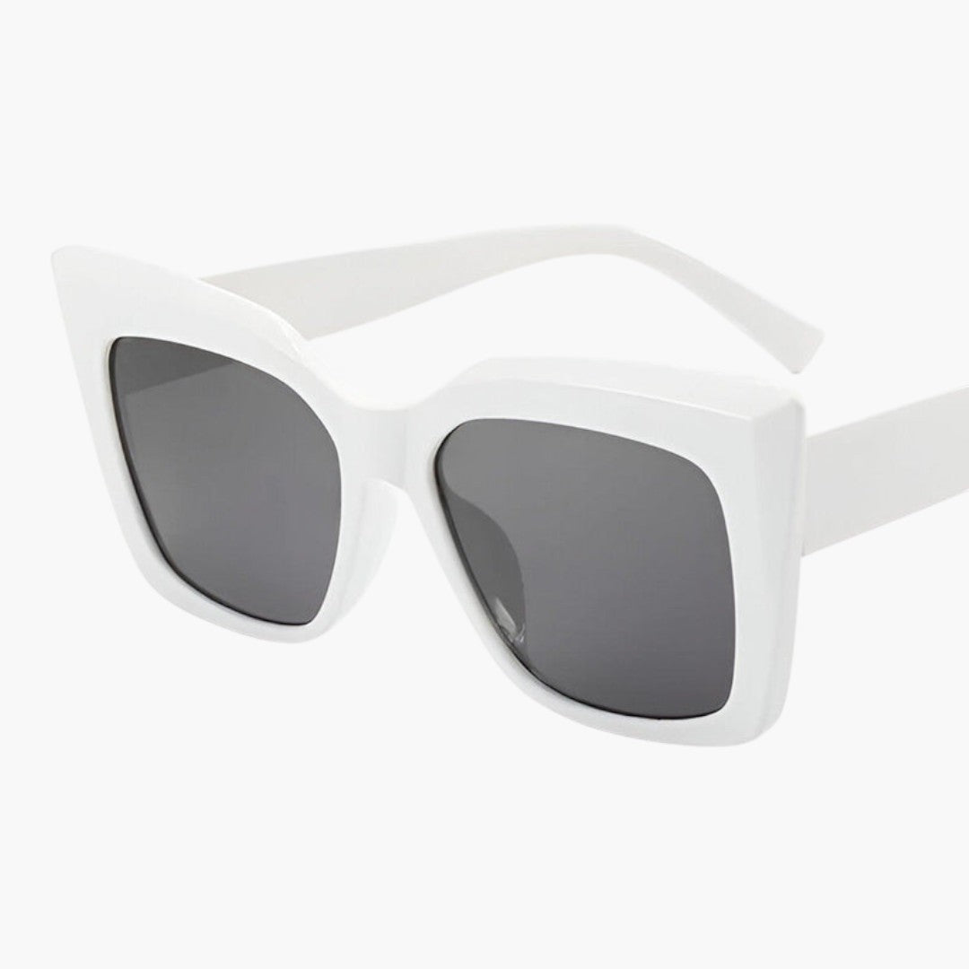 Lunettes de soleil femmes avec forme cat-eye et verres dégradés