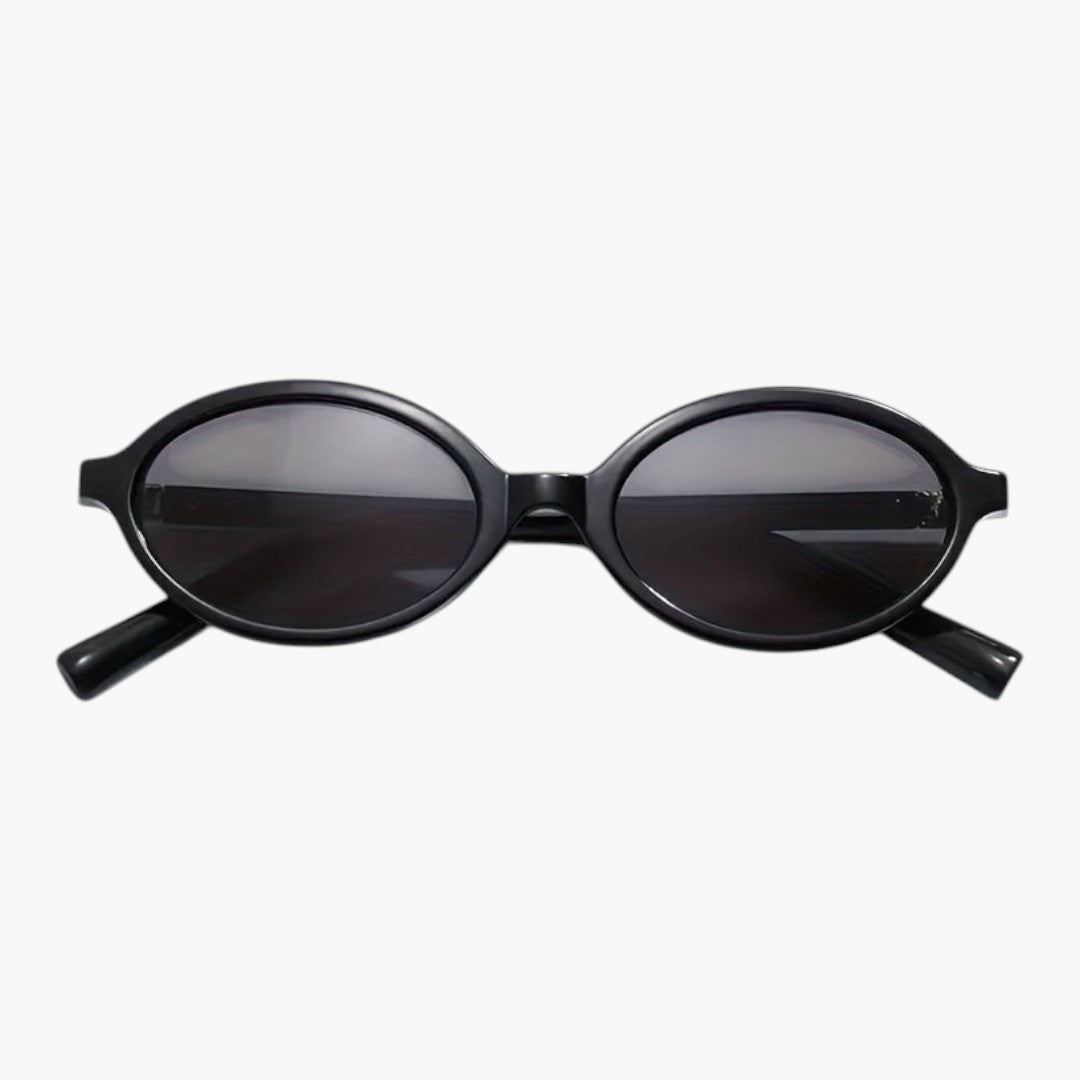 Women's sunglasses with oval shape and tinted lenses