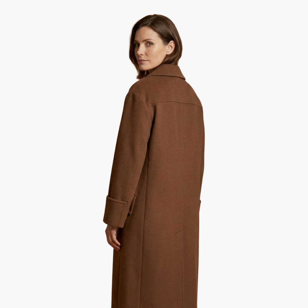 Long coat for women with lapel collar and button closure