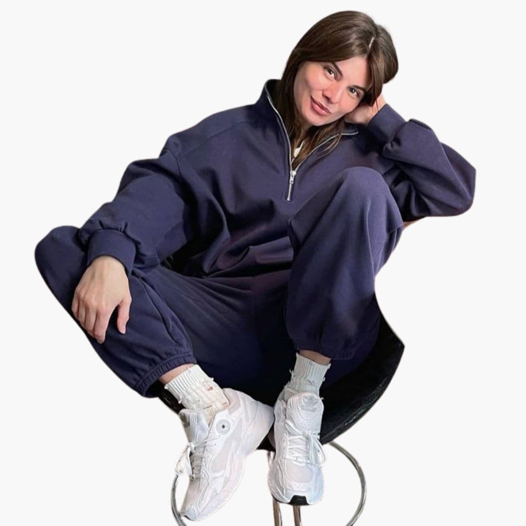 Women's fleece pullover with stand-up collar and zip closure