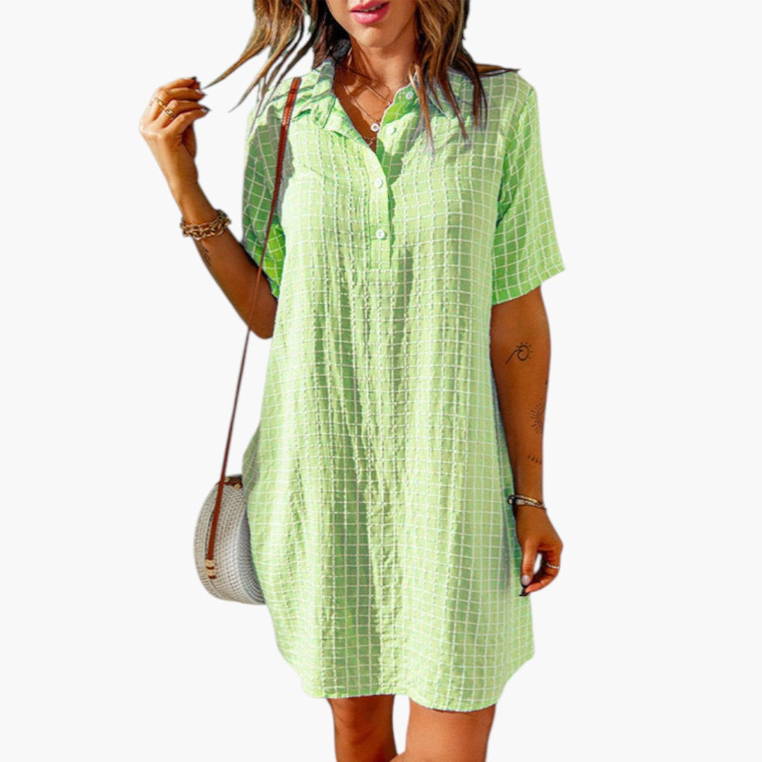 Robe chemise pour femmes avec manches courtes et motif à carreaux