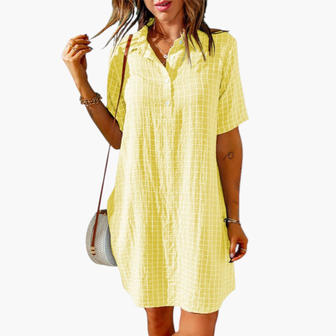 Robe chemise pour femmes avec manches courtes et motif à carreaux