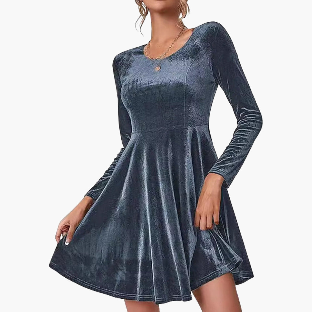 Vestido de senhora corte trapezoidal com decote redondo e mangas compridas