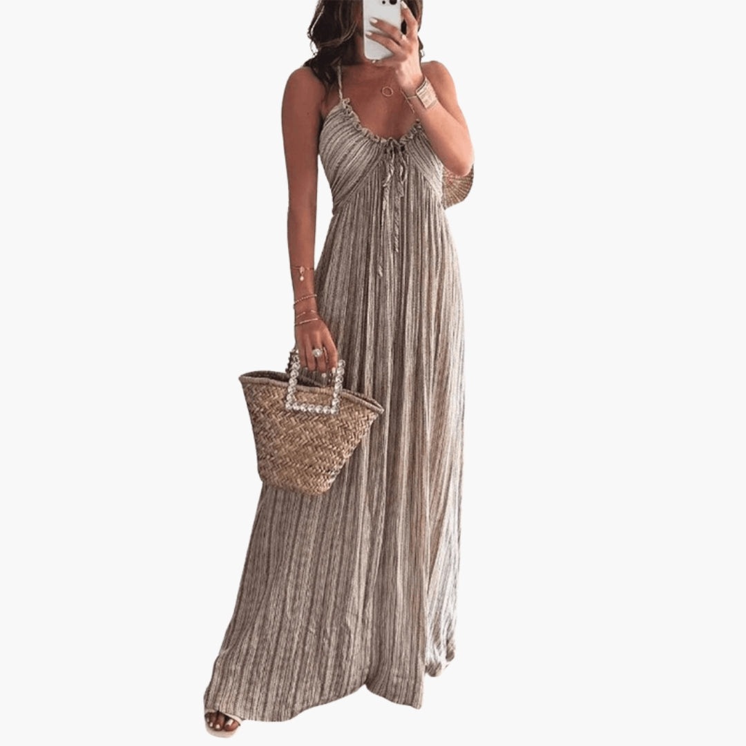 Vestido comprido de mulher com alças e decote com cordão