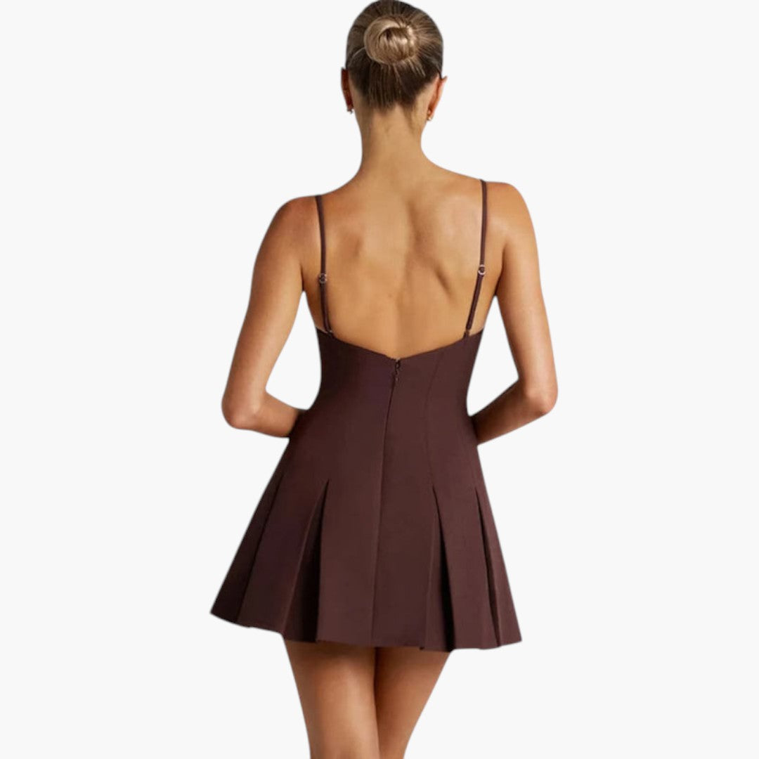 Robe mini para mulher com costas nuas e saia plissada