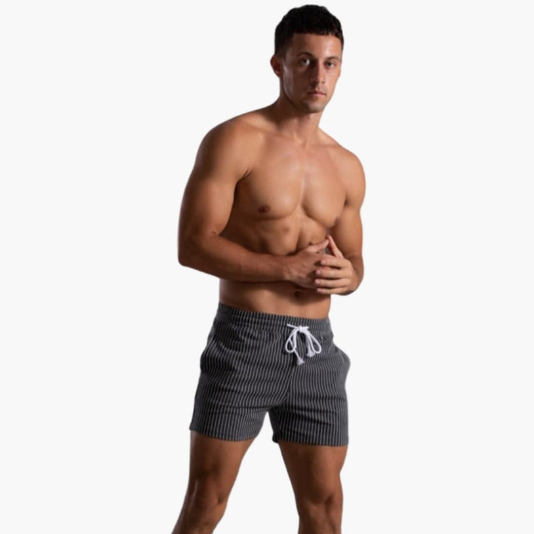 Short homme à cordon de serrage et motif rayé