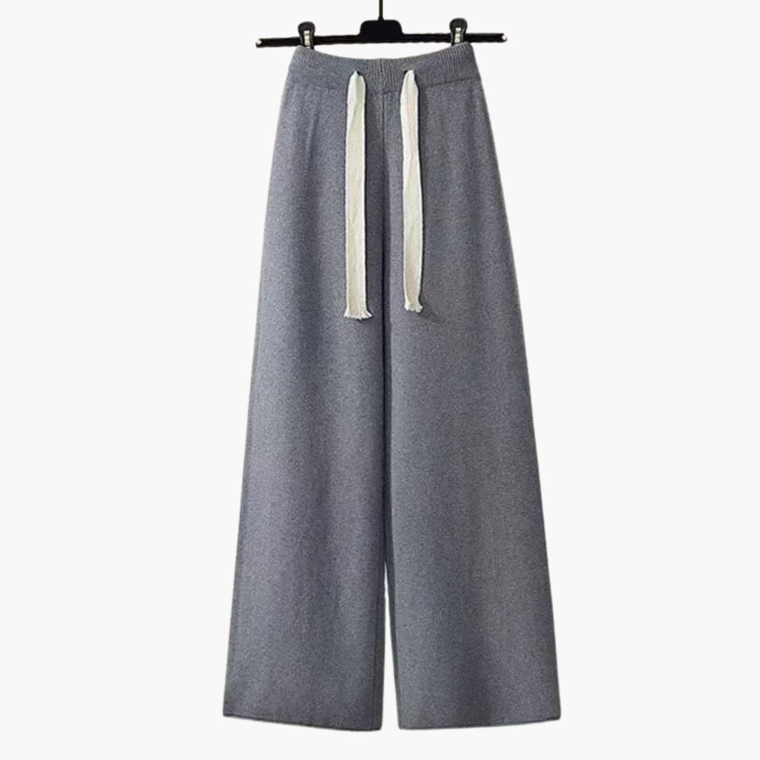 Two-piece knitted set for women with high-neck top and wide-leg pants