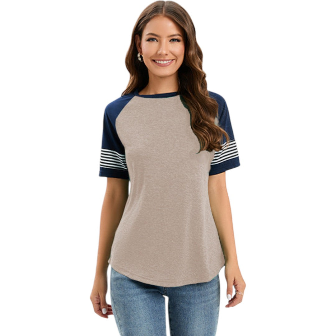T-shirt feminina com mangas raglã e painéis às riscas