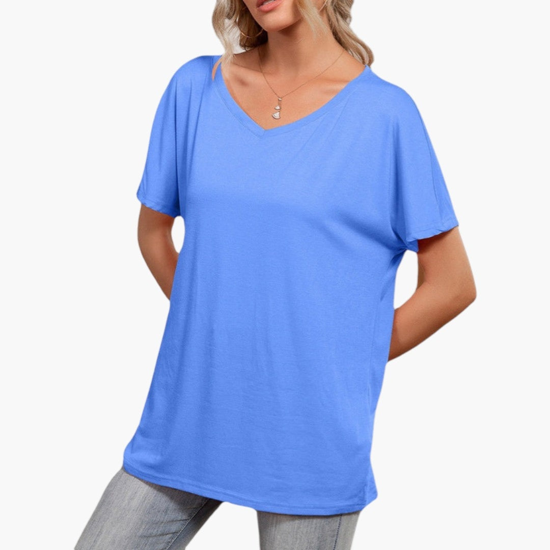 T-shirt feminina larga com decote assimétrico