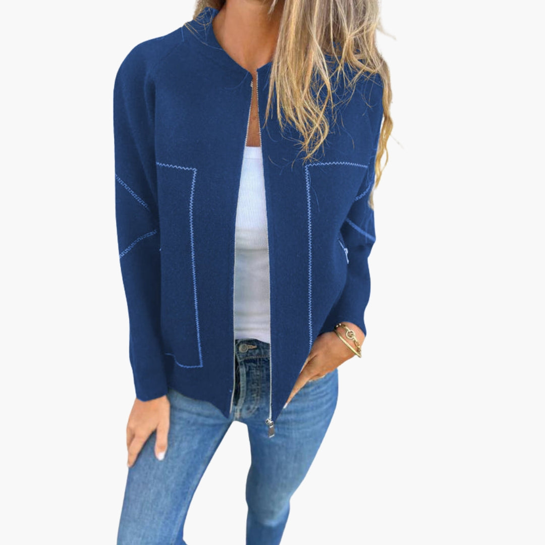 Women's zip-up jacket with round collar and side pockets