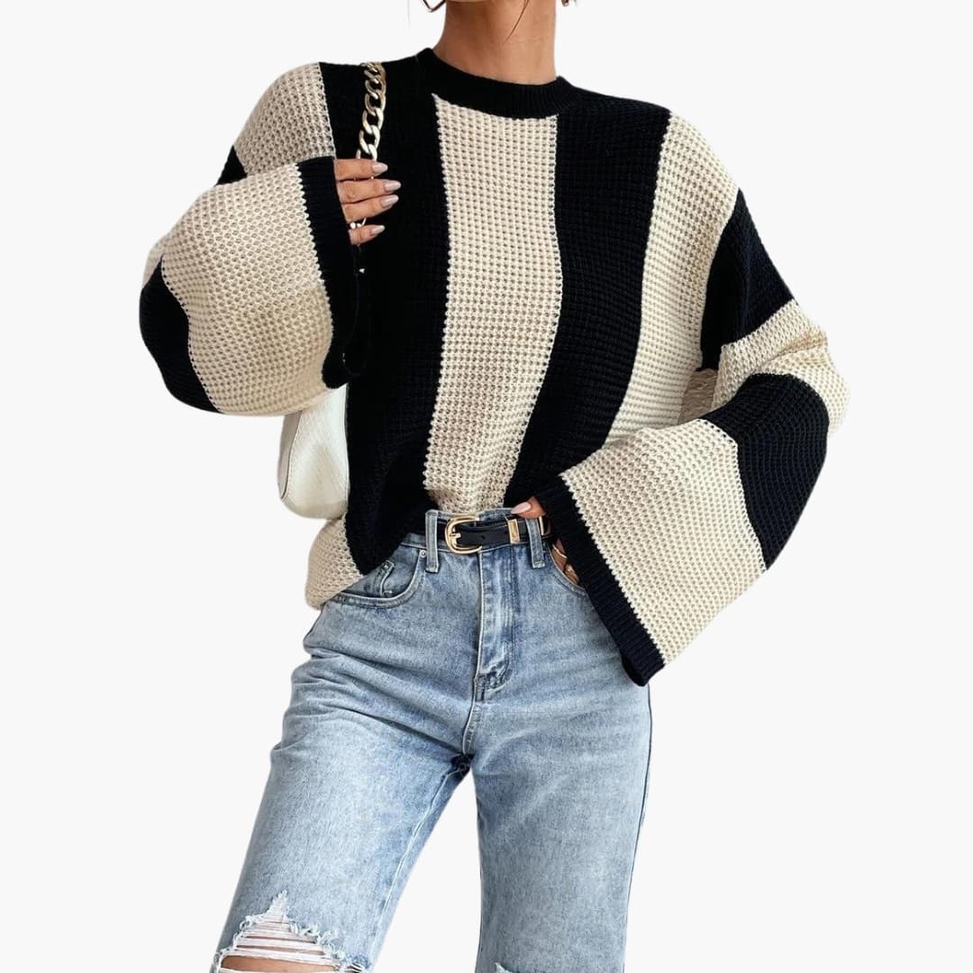 Pull de malha para mulher com riscas largas e gola redonda