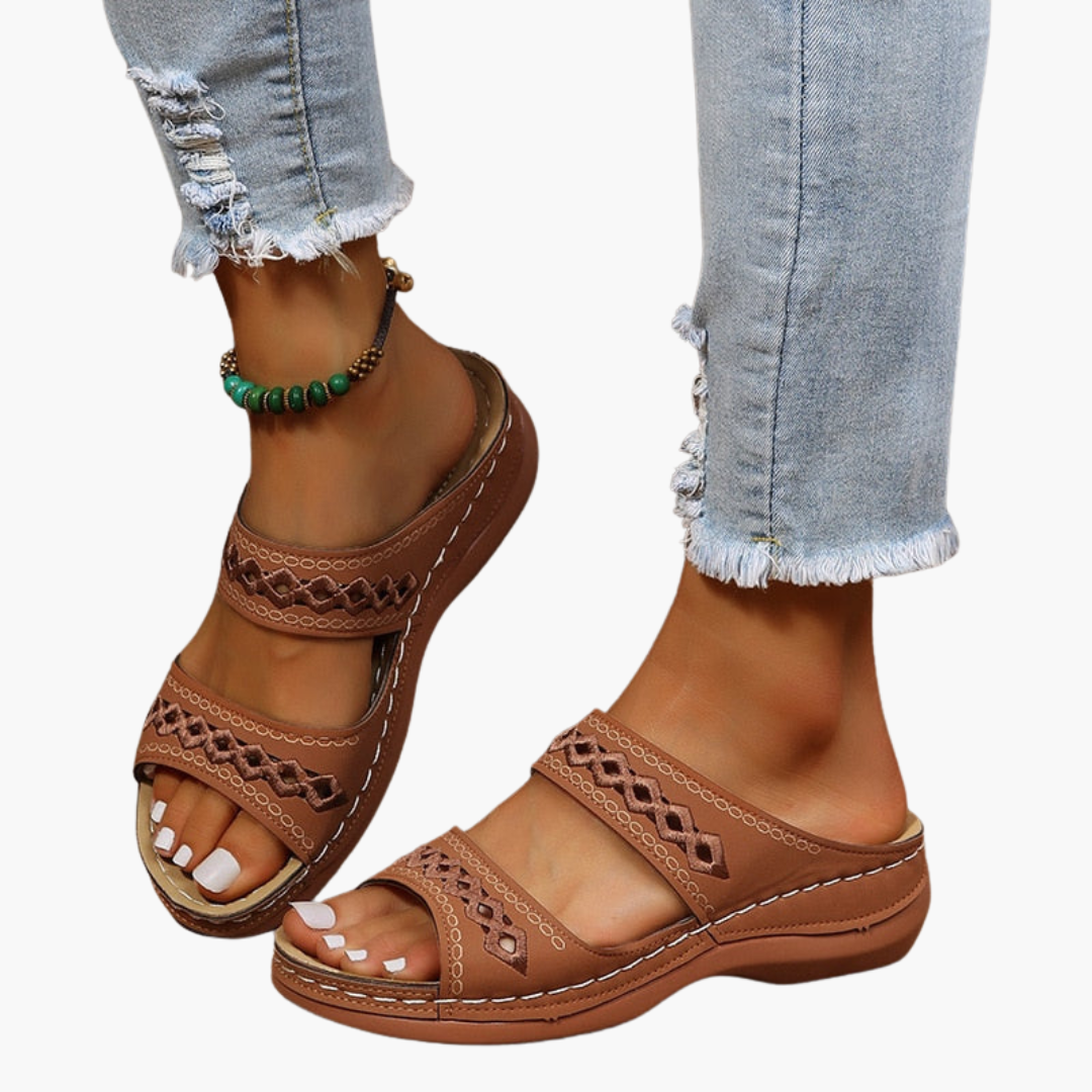Femmes Sandales en cuir a brides ajustables et semelle soutenue