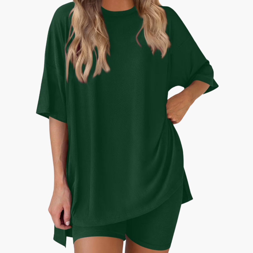 Completo sportivo donna con top a collo a V e pantaloncini larghi