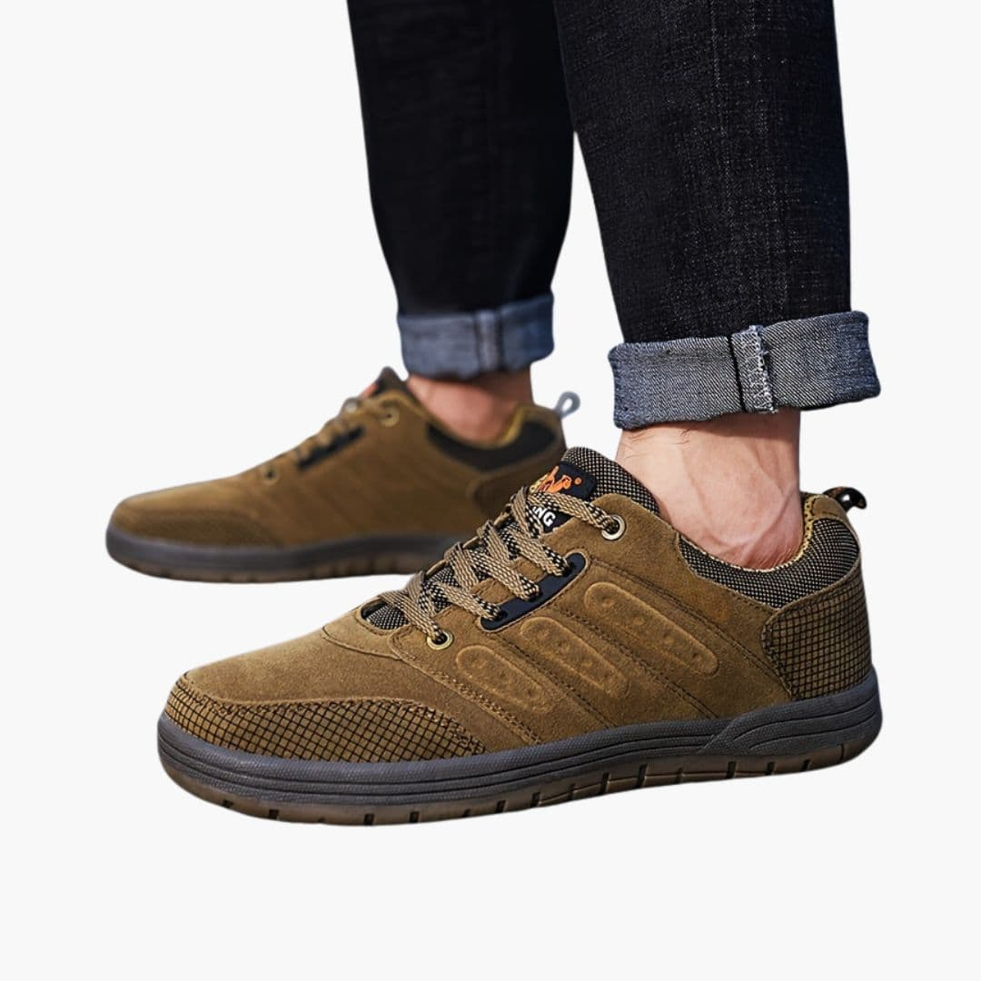 Herren Wanderschuhe mit Schnürsenkeln und profillierter Sohle