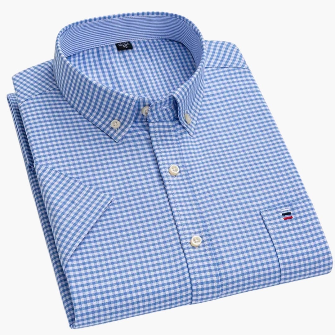 Chemise homme à manches courtes avec col replié et fermeture boutonnée