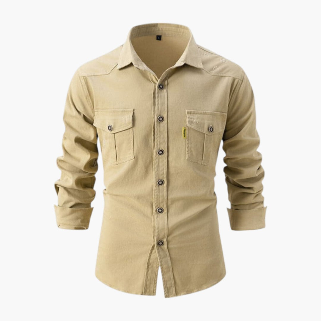 Chemise homme avec poches poitrine et patte de boutonnage