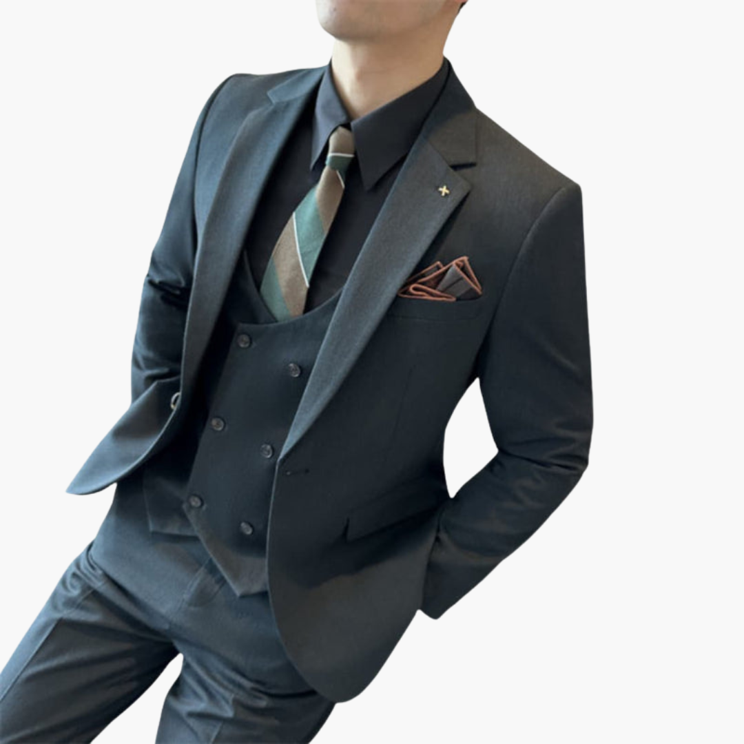 Costume trois pièces pour homme avec col cranté et fermeture à boutons