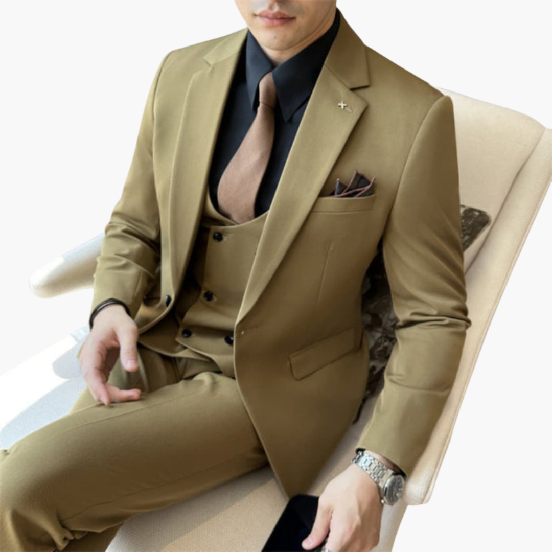 Costume trois pièces pour homme avec col cranté et fermeture à boutons