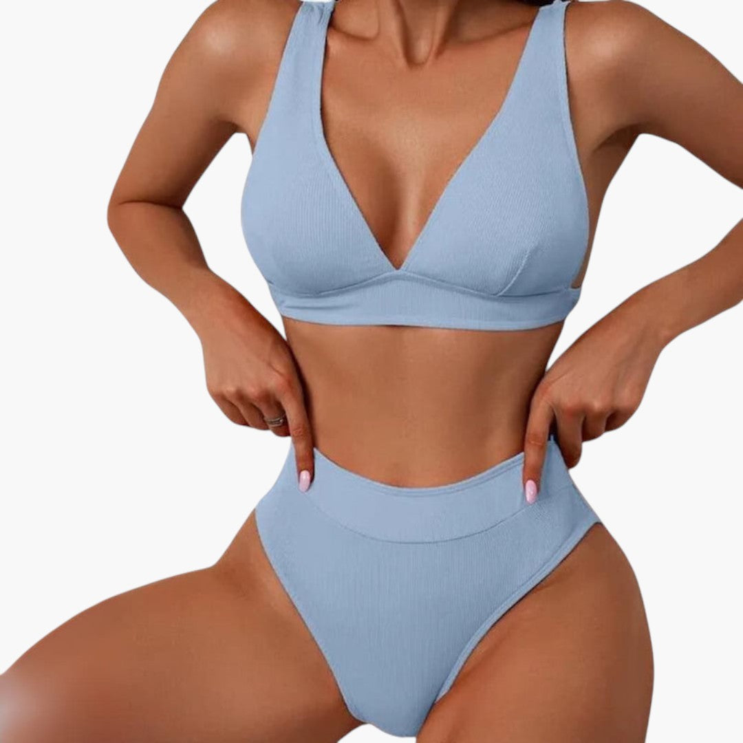 Ribstrikket damebikini med brede stropper