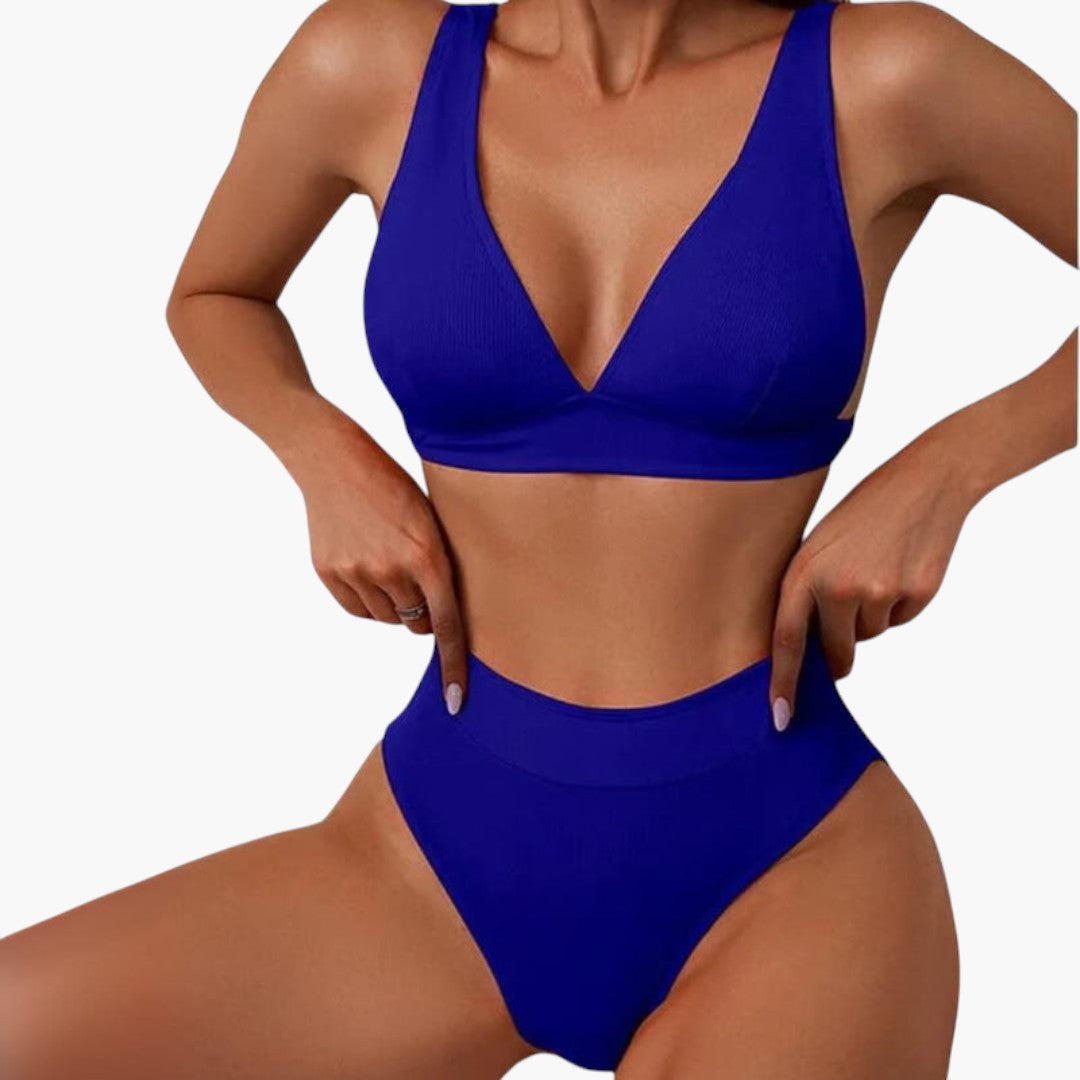 Ribstrikket damebikini med brede stropper